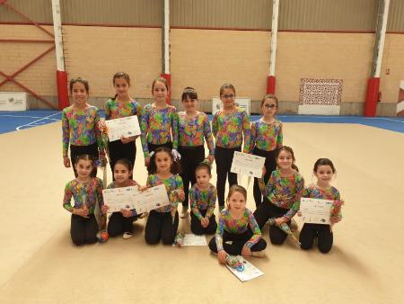 Imagen Abades reúne a más de un centenar de deportistas en la primera concentración escolar de Gimnasia Rítmica