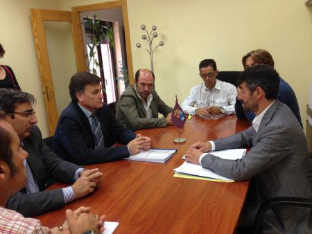 Imagen El Presidente de la Diputación y el Delegado de la Junta anuncian una nueva convocatoria de ayudas a centros educativos para el año 2014