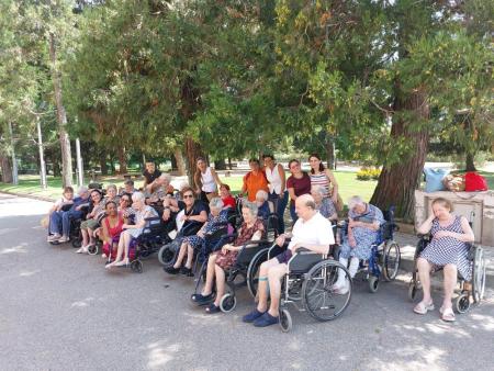 Imagen El Centro de Servicios Sociales La Fuencisla despide a la veintena de personas procedentes de una de las residencias de Ávila...