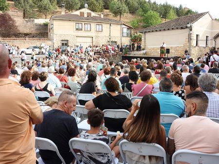 Imagen Más de medio millar de personas, entre ellas el presidente de la Diputación, recuerdan en Caballar a Paco García Contreras cuando se cumple un año de su fallecimiento