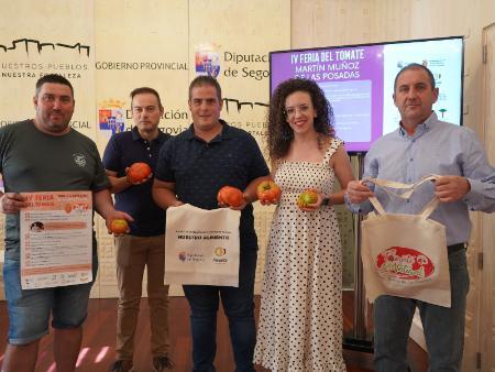 Imagen Alimentos de Segovia celebra su tercera Caravana en la Feria del Tomate de Martín Muñoz de las Posadas